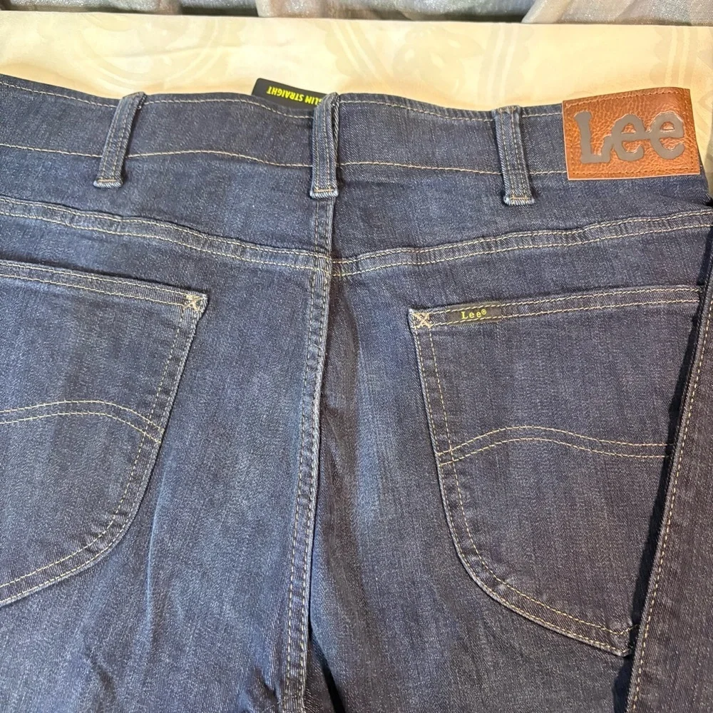 NWT- Lee Men's Extreme motion Zander Slim Straight Jeans